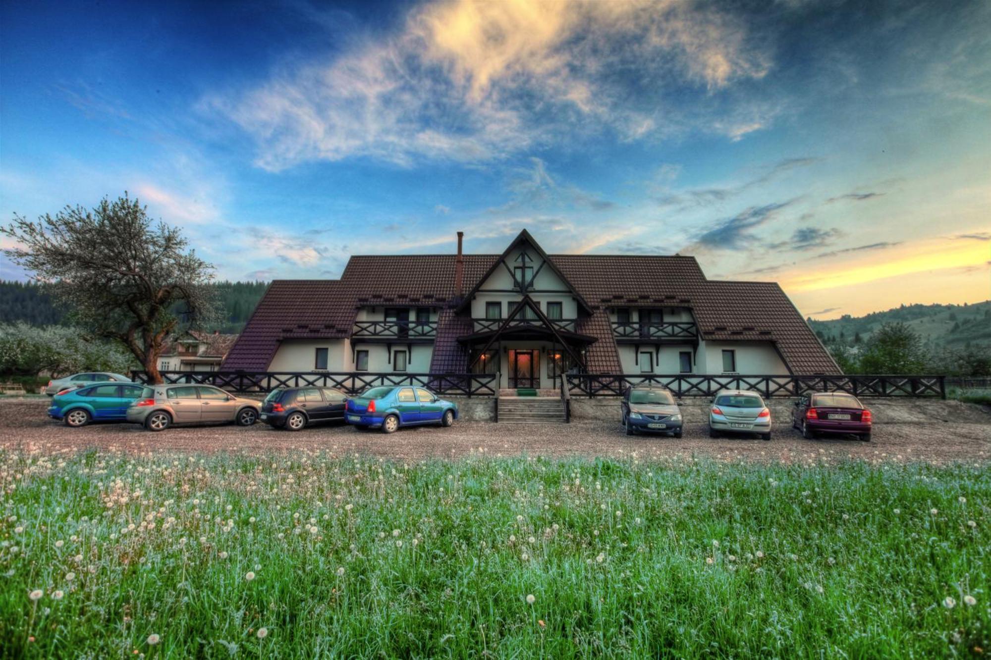 La Bucovineanca Hotel Strâmtura Exterior foto