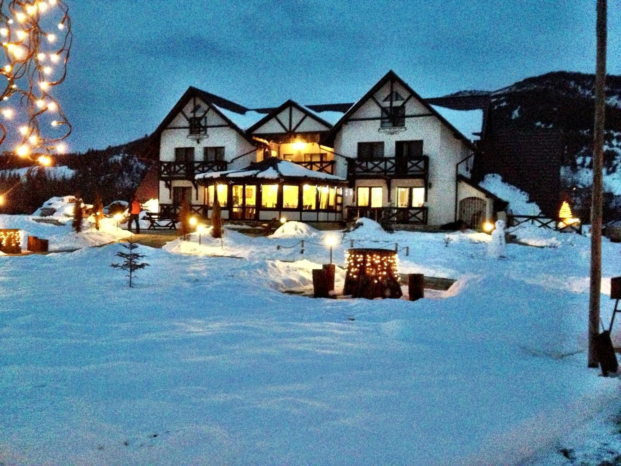 La Bucovineanca Hotel Strâmtura Exterior foto