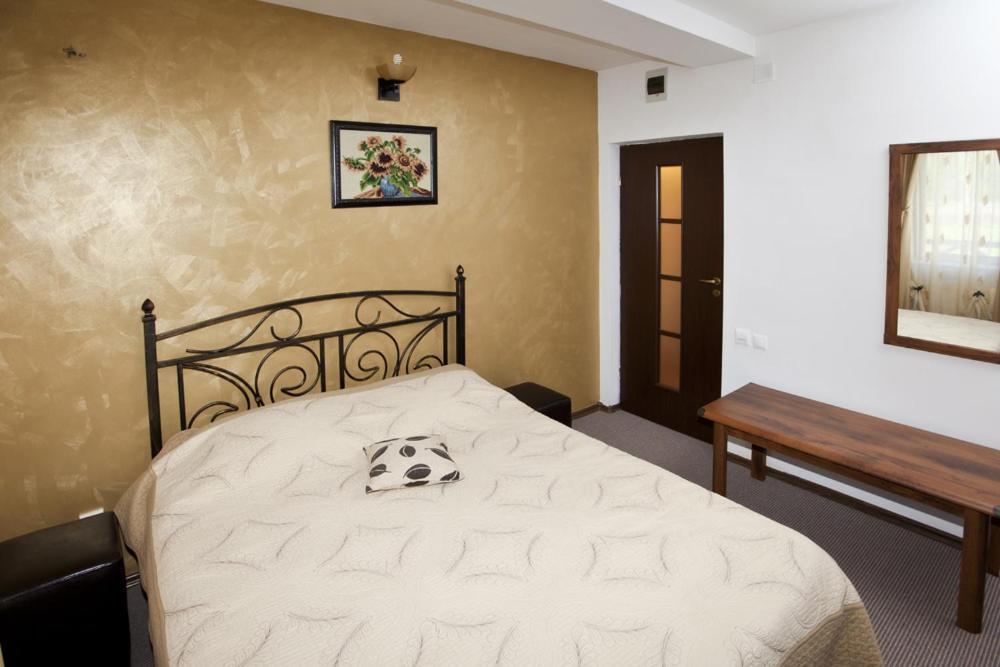 La Bucovineanca Hotel Strâmtura Cameră foto