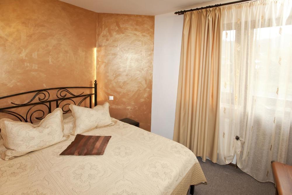 La Bucovineanca Hotel Strâmtura Cameră foto
