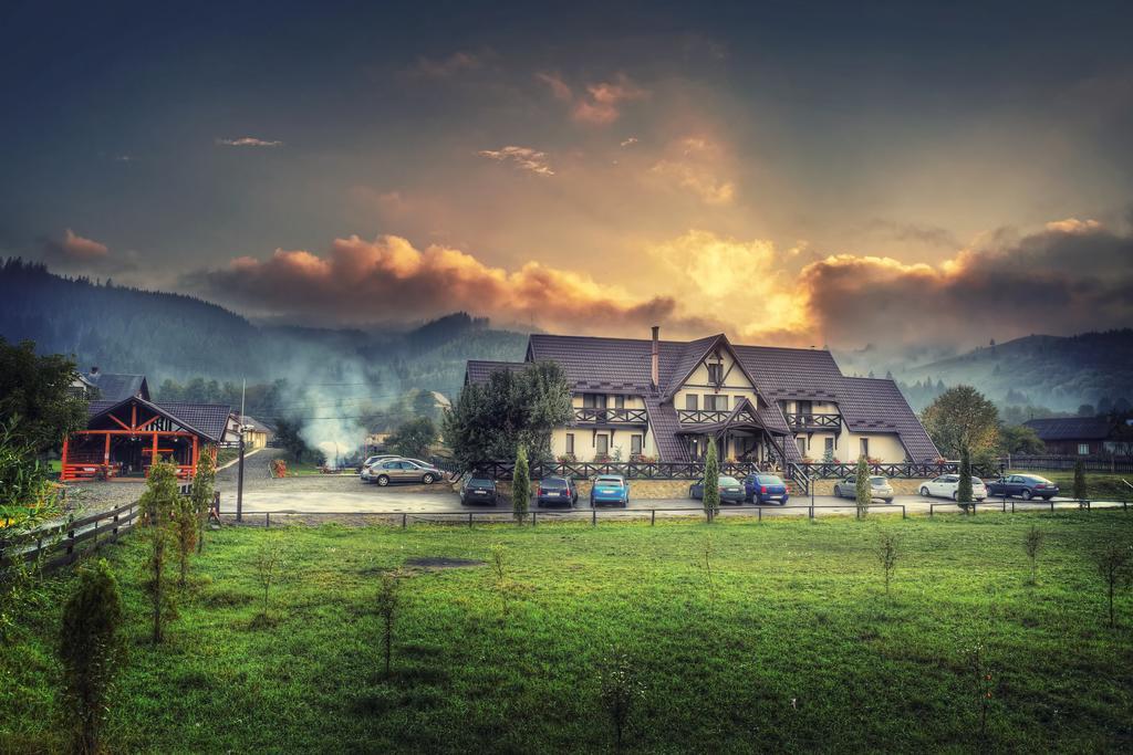 La Bucovineanca Hotel Strâmtura Exterior foto